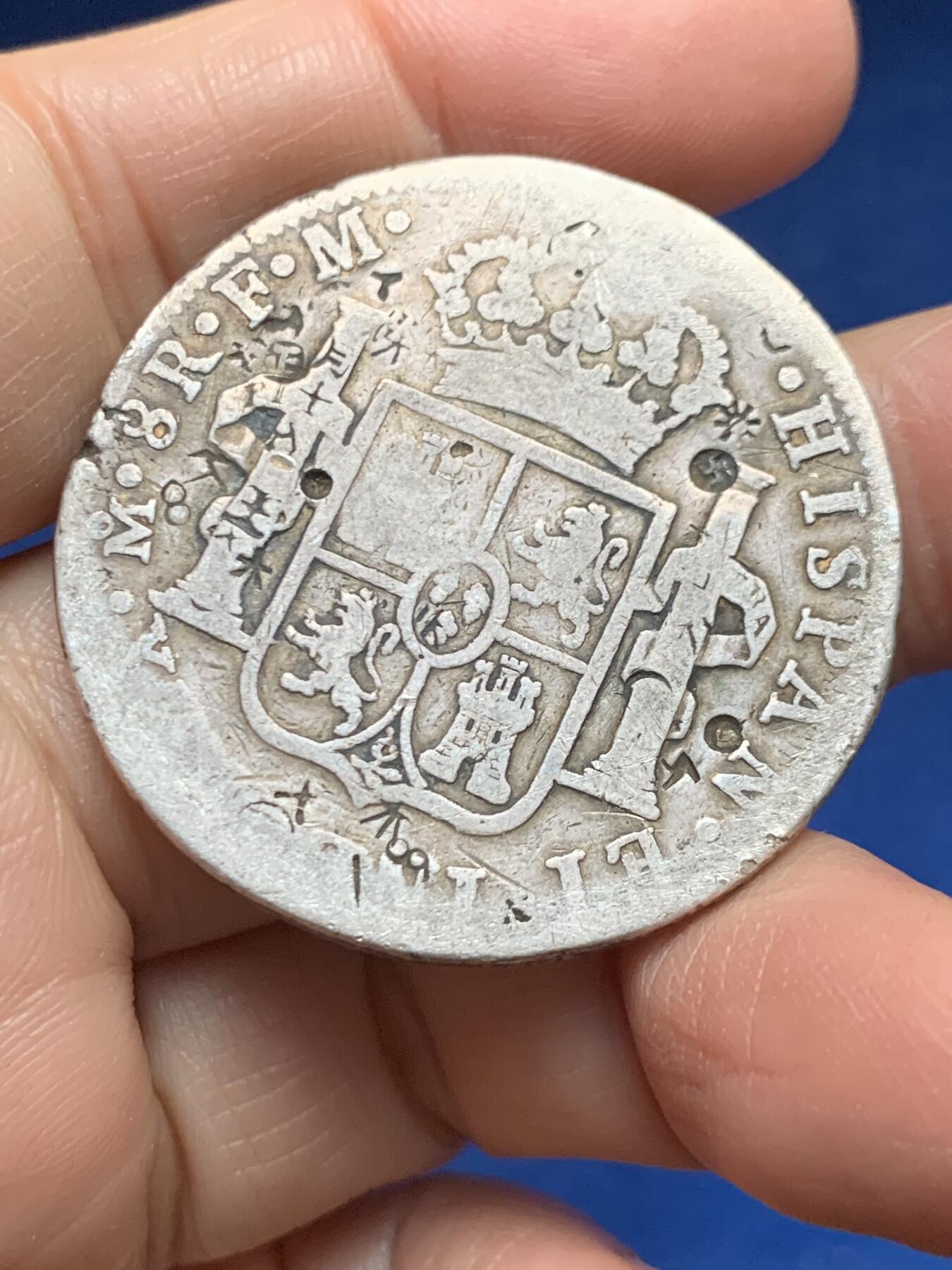 《竞宝斋》第455场 周日，周一 2场连拍 （全场包邮，欢迎送拍） 墨西哥1799年卡洛斯四世双柱银币 磨损稍大