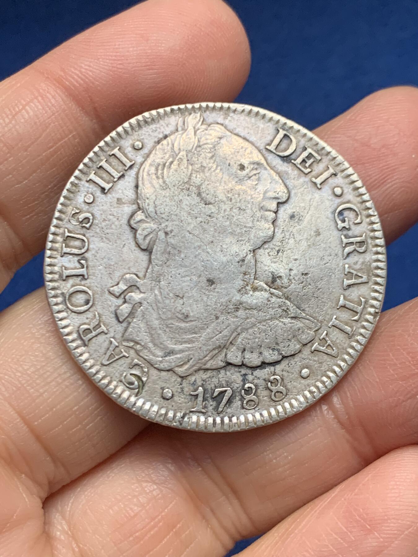 《竞宝斋》第455场 周日，周一 2场连拍 （全场包邮，欢迎送拍） 墨西哥1788卡洛斯三世双柱银币 有戳记