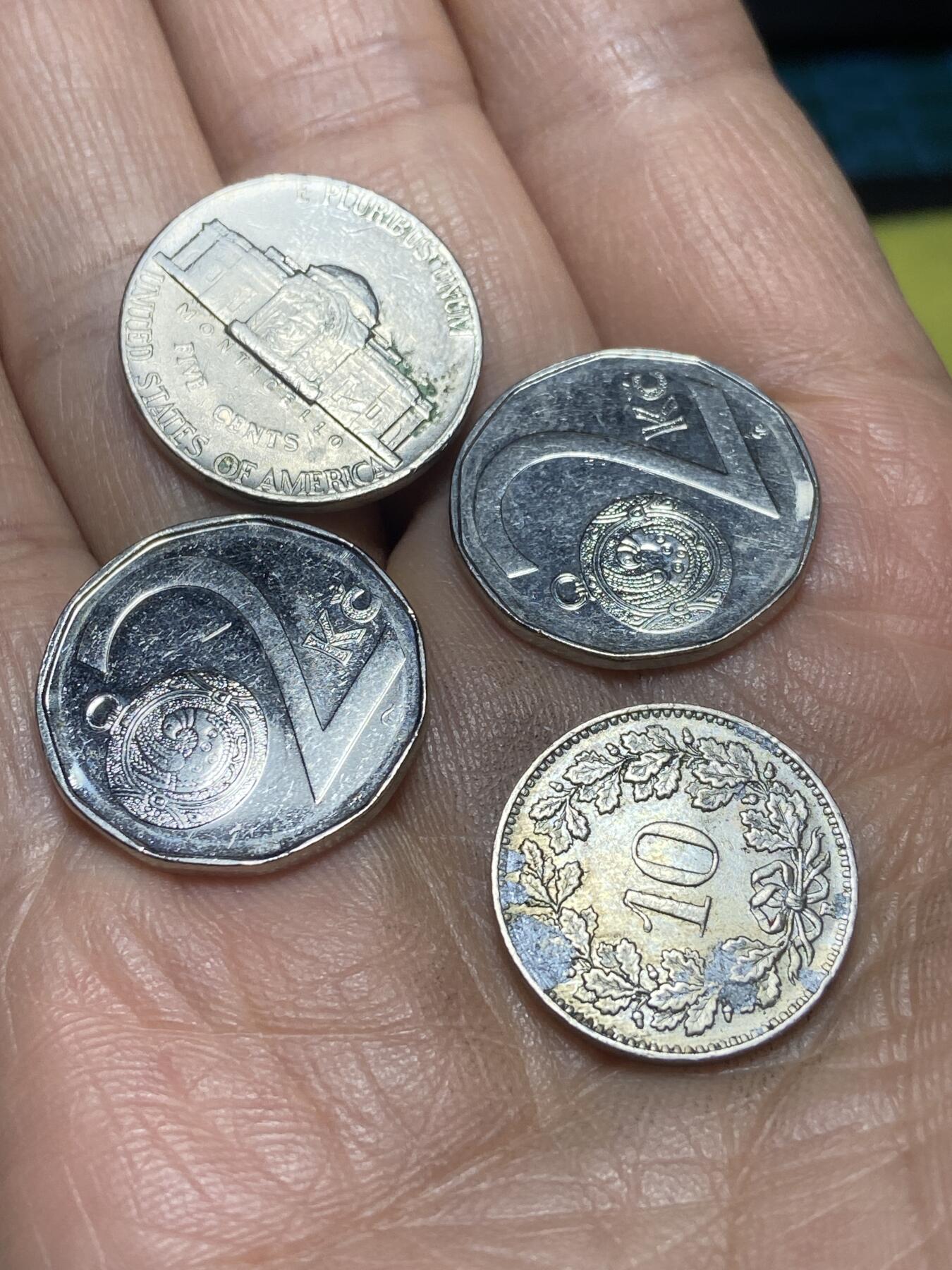 2026年第四场(总第一百七十三场）外国好品散币场(免佣金) 散币4枚：美国🇺🇸1972年5分，瑞士🇨🇭1962年10分，捷克🇨🇿1993年2克朗