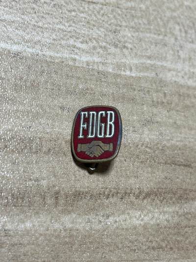 杂七杂八老徽章快拍专场 - 五十年代友好系列珐琅徽章