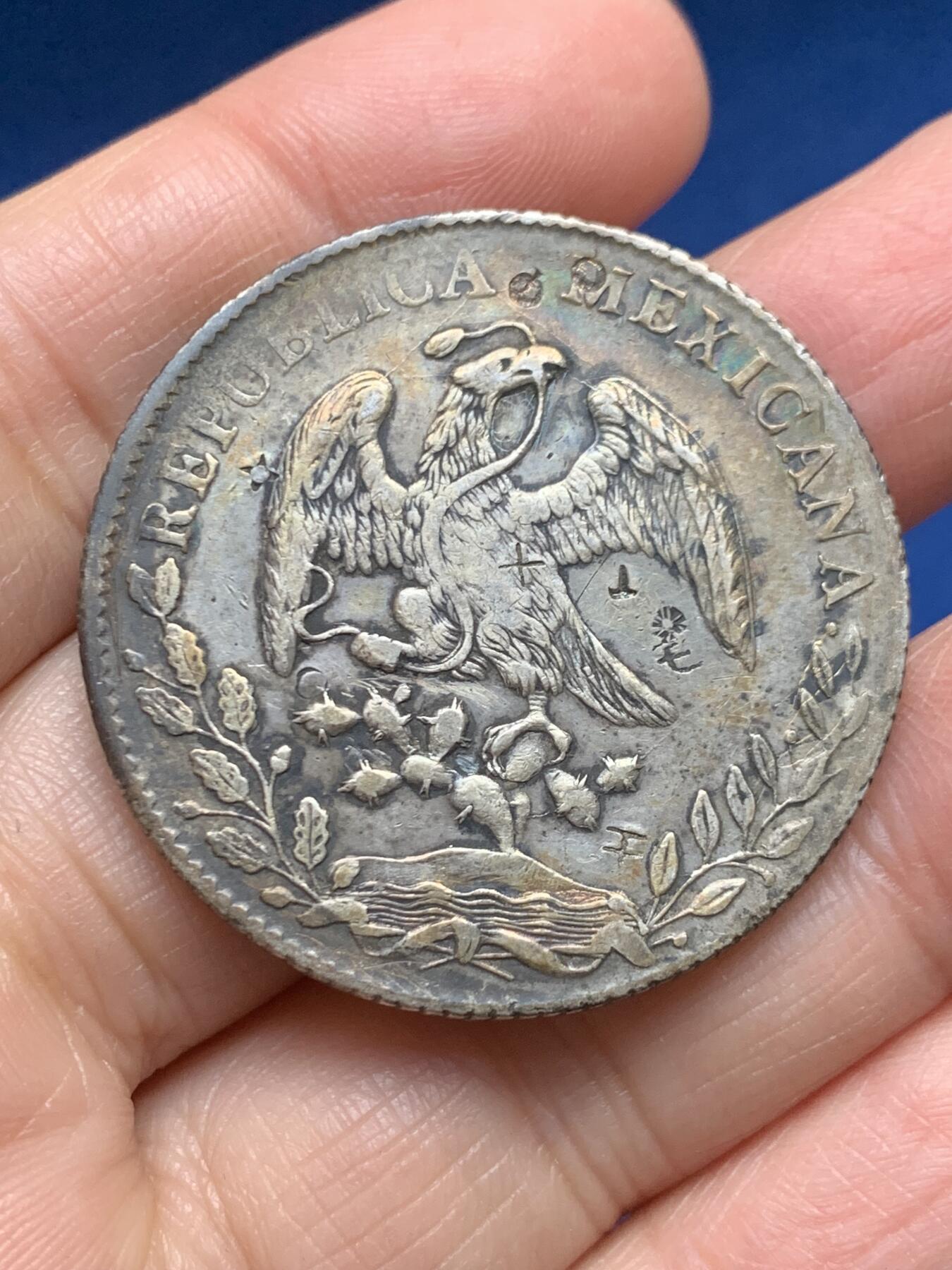 《竞宝斋》第455场 周日，周一 2场连拍 （全场包邮，欢迎送拍） 墨西哥 1884ZS IS 鹰洋8r银币五彩