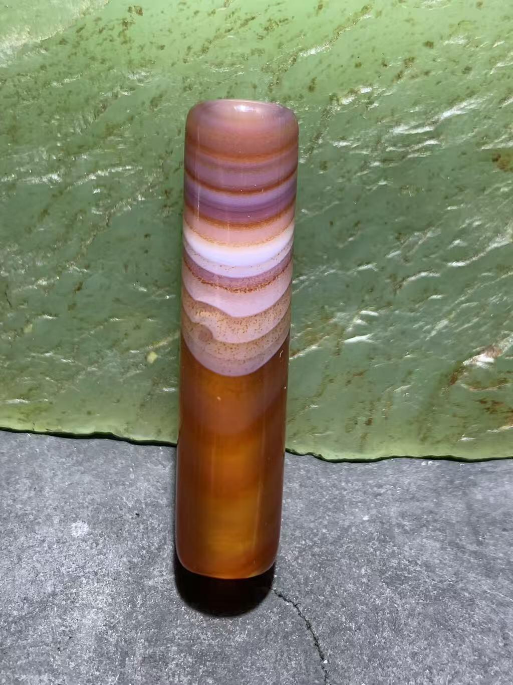 精美朱砂点缠丝玛瑙随形直桶，桶珠一个，