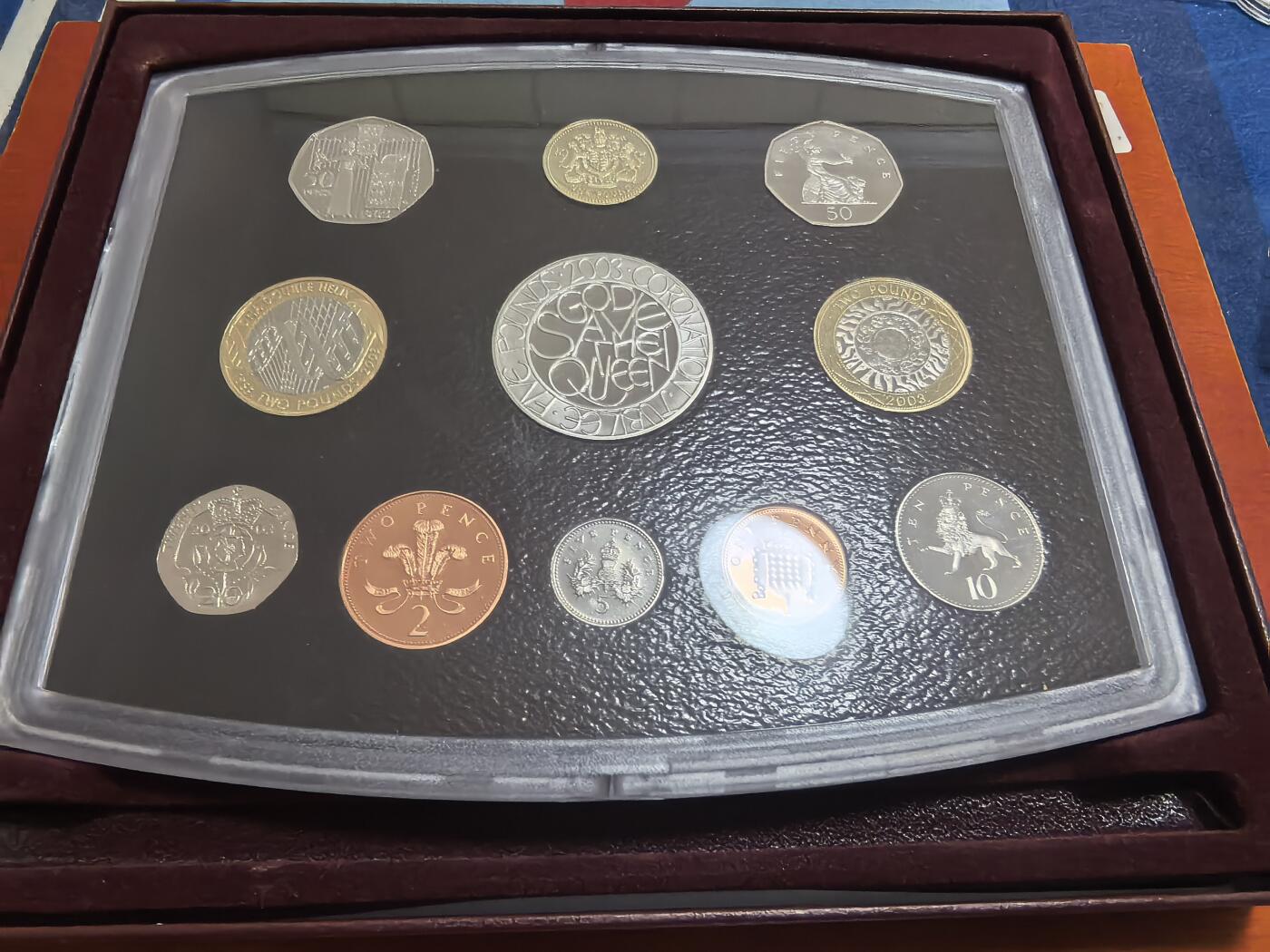 长老汇蛇年精选第九十二场拍卖 2003英国11枚至尊精制套装，盒证全，5000套