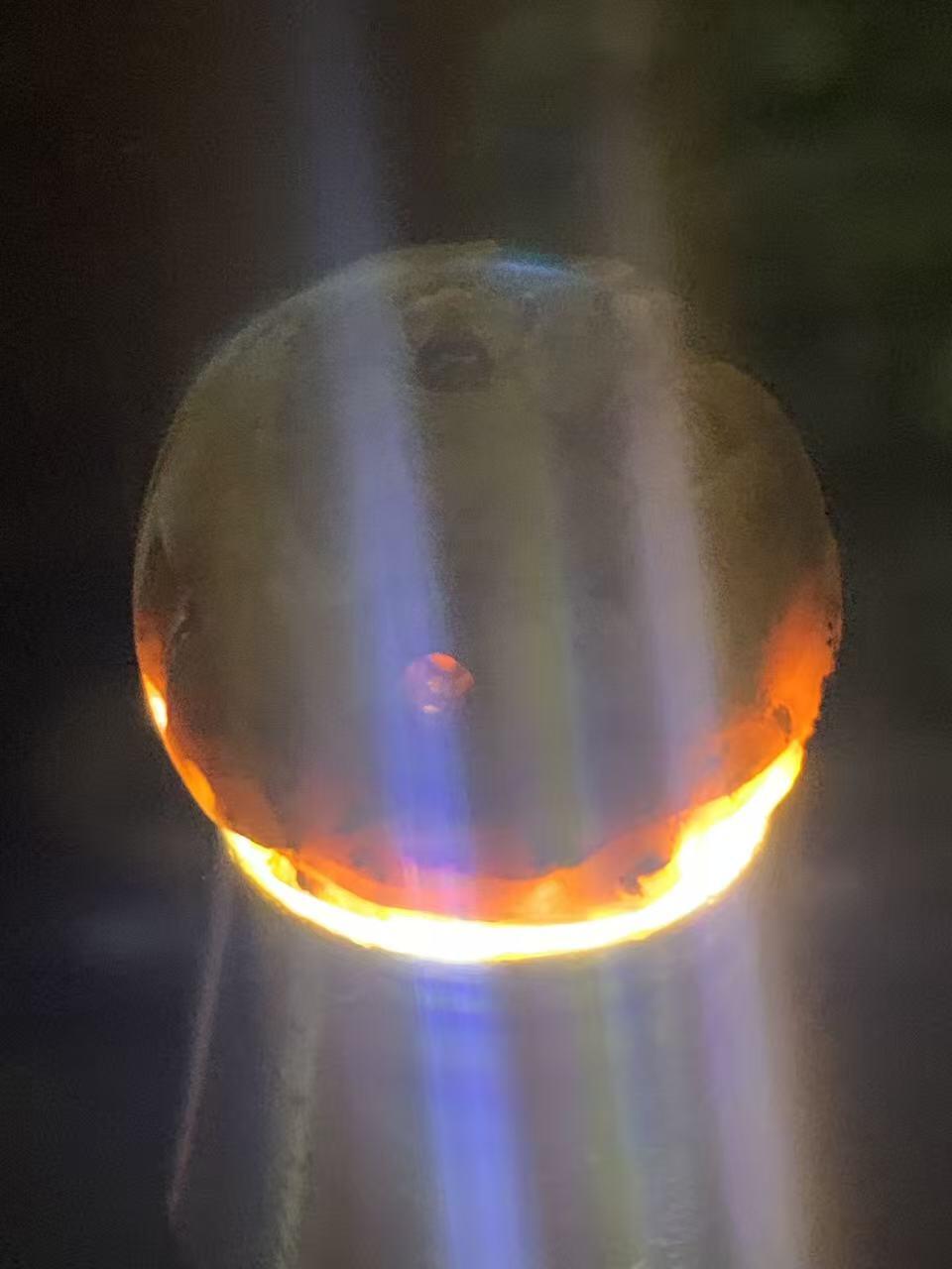 精美黄金草花纹战国红玛瑙亚光手工雕刻瑞兽珠一颗！