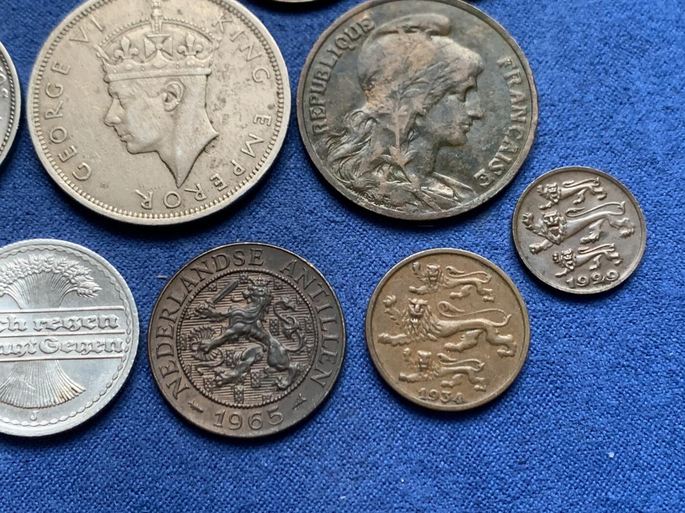 《竞宝斋》第455场 周日，周一 2场连拍 （全场包邮，欢迎送拍） 欧洲，美洲精品散币12枚一组，其中包含套币