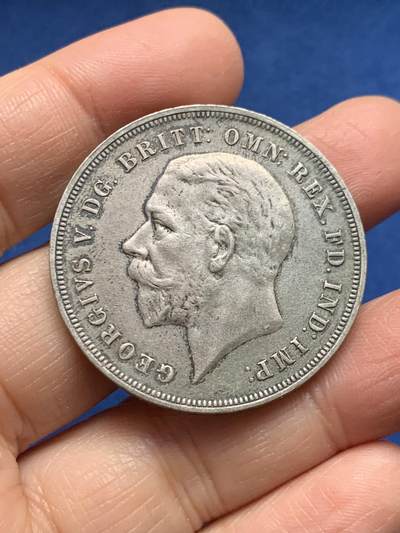 《竞宝斋》第454场 周日，周一 2场连拍 （全场包邮，欢迎送拍） - 英国1935年乔五木马剑克朗银币