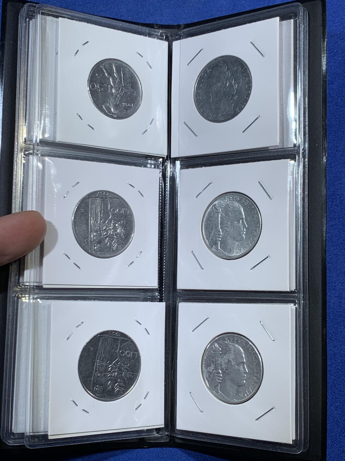 《竞宝斋》第455场 周日，周一 2场连拍 （全场包邮，欢迎送拍） 意大利套币一组18枚，含飞马币两枚，三枚火炬女神，其余都是稀有五十年代的，常见的为七十年代。版本细节见图