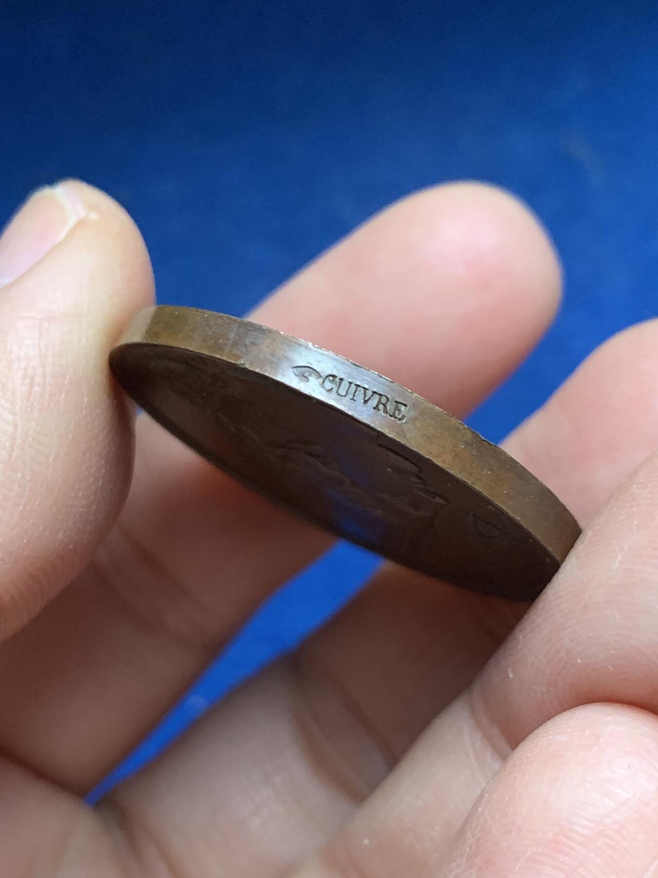 《竞宝斋》第455场 周日，周一 2场连拍 （全场包邮，欢迎送拍） 法国建筑师协会纪念铜章 17.45克 33.2mm 手指铜标 铜质少见