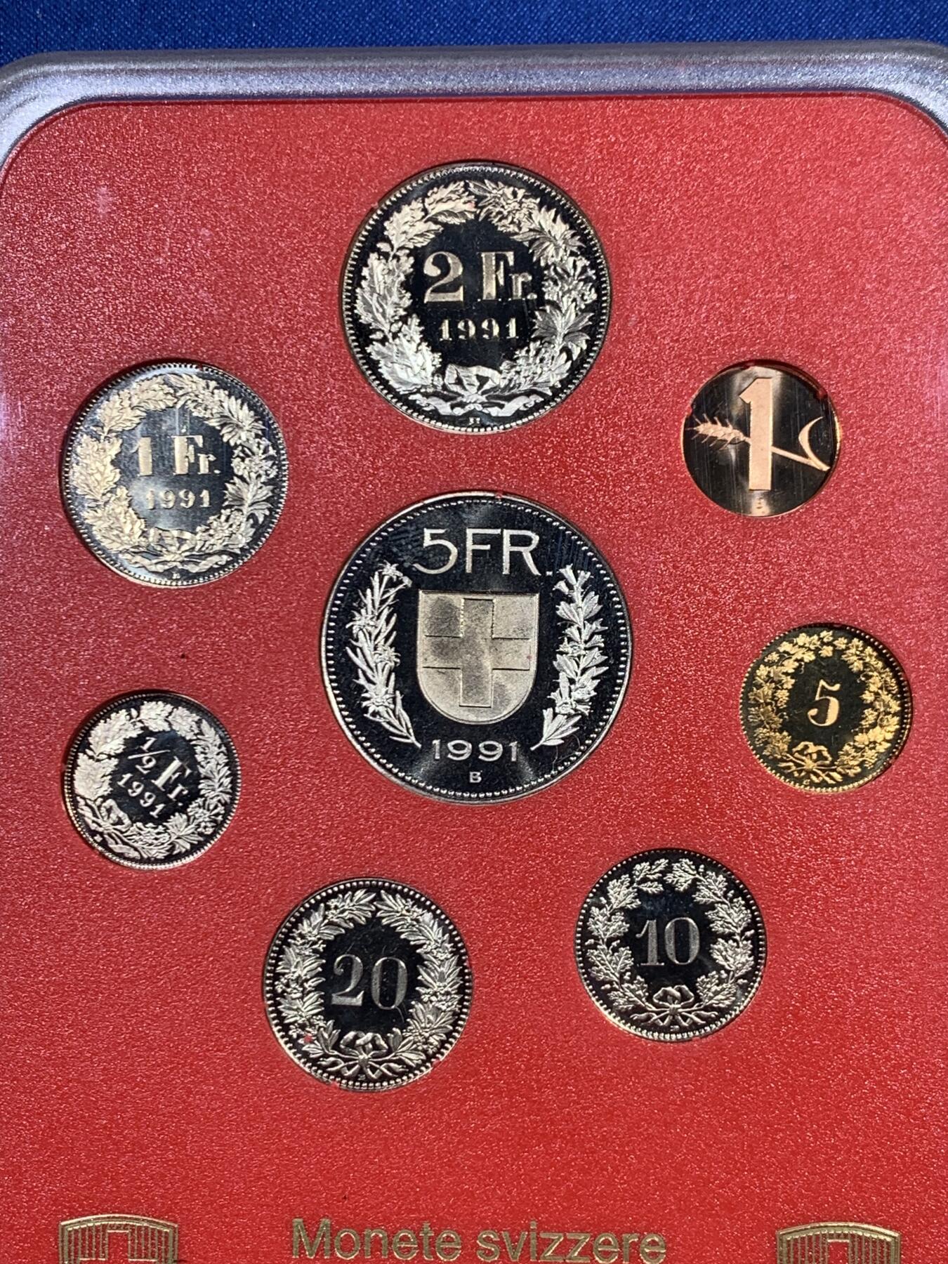 《竞宝斋》第455场 周日，周一 2场连拍 （全场包邮，欢迎送拍） 瑞士1991年精制套币 带纸套 册装