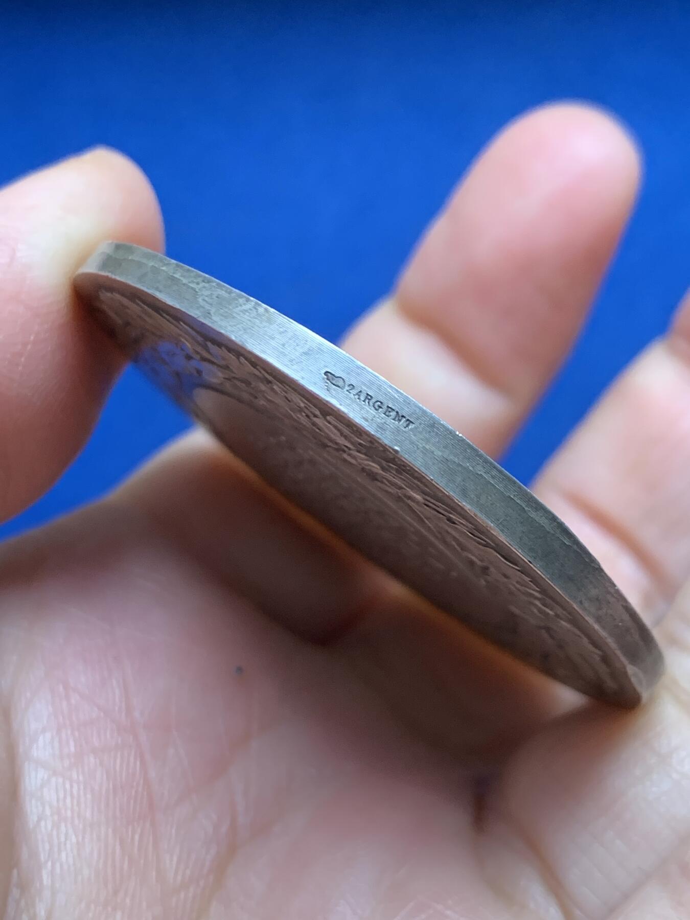 《竞宝斋》第455场 周日，周一 2场连拍 （全场包邮，欢迎送拍） 法国巴黎城市女神银章，62.12克，49.5MM，丰饶角2银标。