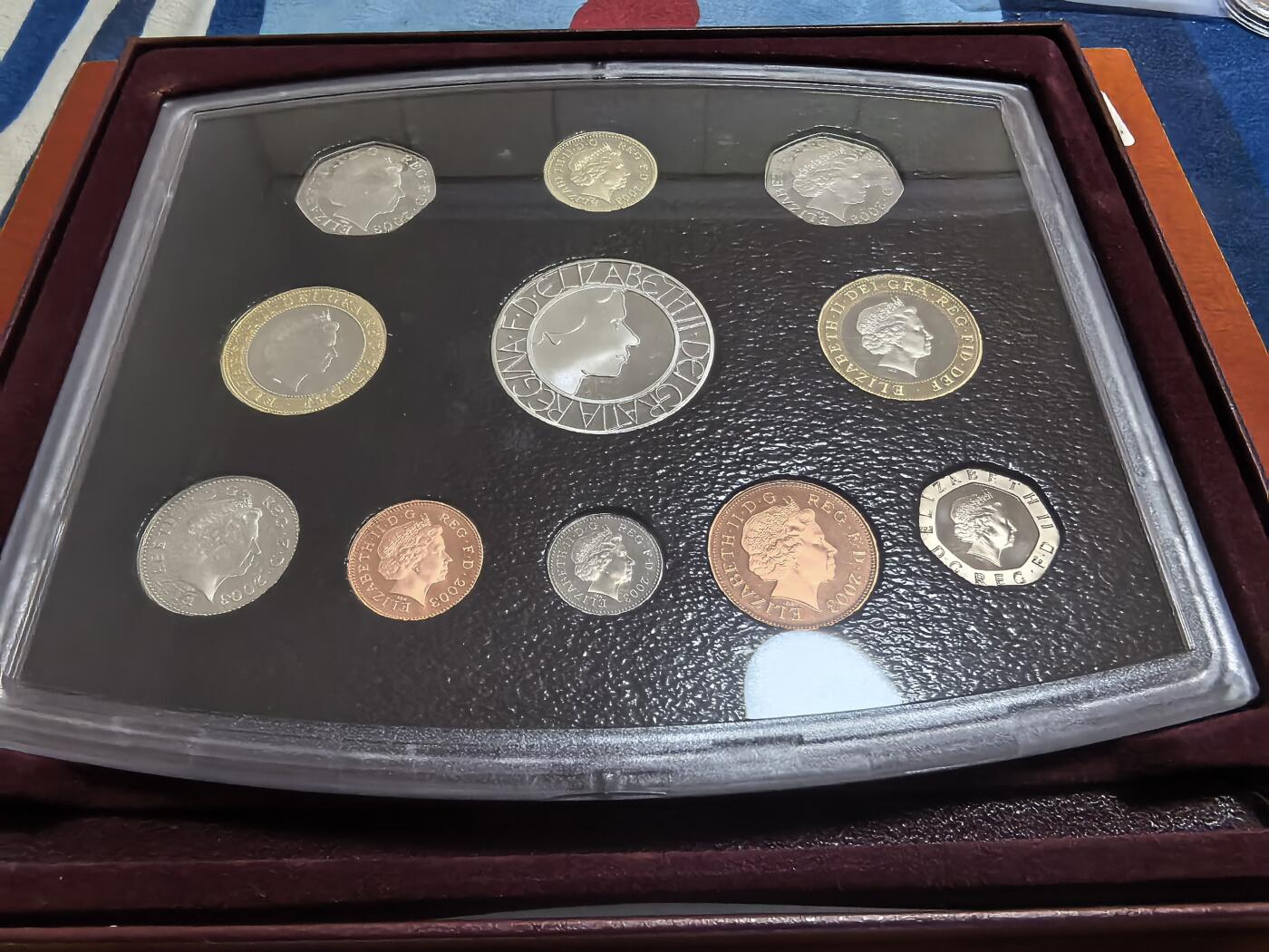 长老汇蛇年精选第九十二场拍卖 2003英国11枚至尊精制套装，盒证全，5000套