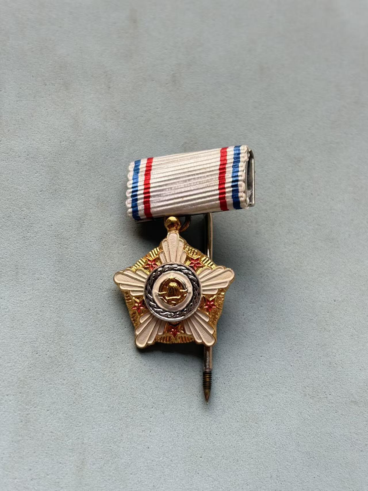 盛世勋华——号角文化勋章邮票专场拍卖第297期 南斯拉夫二级共和国勋章迷你 带挂针