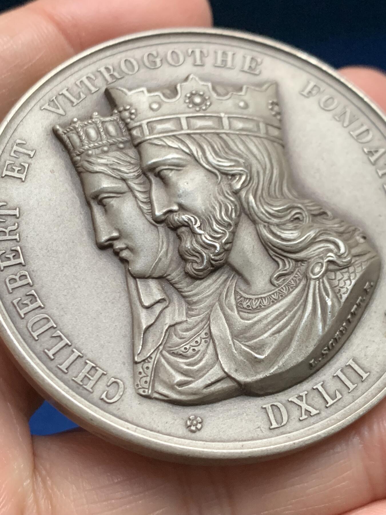 《竞宝斋》第455场 周日，周一 2场连拍 （全场包邮，欢迎送拍） 法国里昂市立医院总理事会大银章 124.65克 56mm 1901-1919 丰饶角1银标边铭 稀有