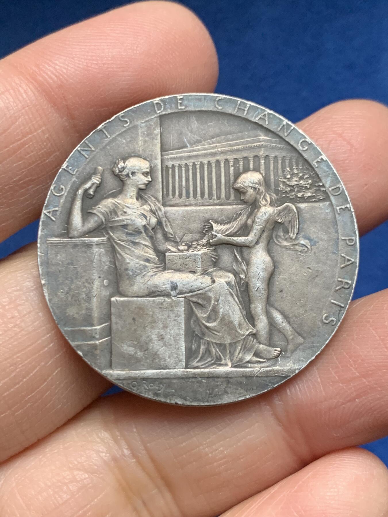 《竞宝斋》第455场 周日，周一 2场连拍 （全场包邮，欢迎送拍） 法国1898年巴黎证券交易所纪念银章，Roty罗蒂作品，丰饶角AR，36.8mm，21.1克