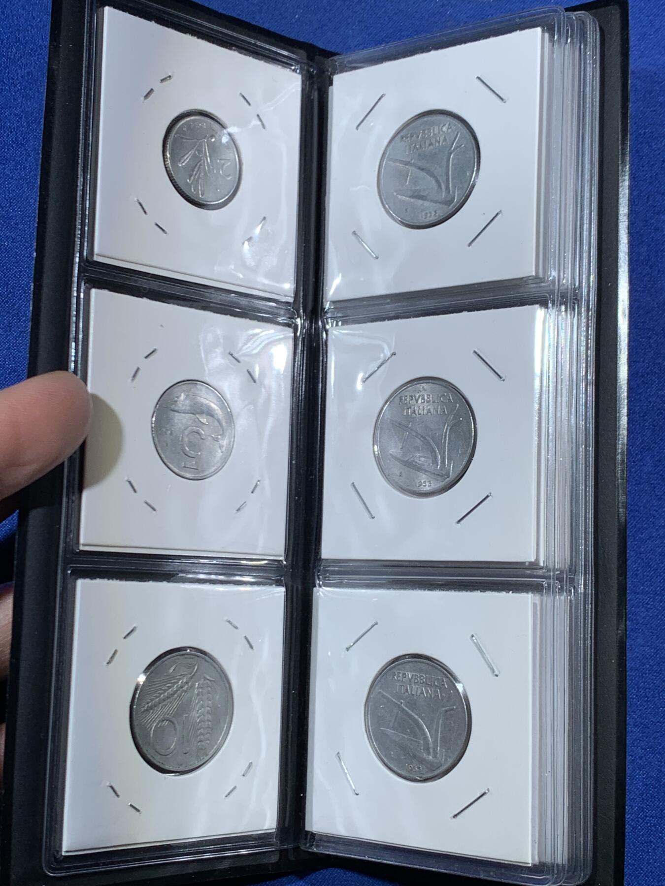 《竞宝斋》第455场 周日，周一 2场连拍 （全场包邮，欢迎送拍） 意大利套币一组18枚，含飞马币两枚，三枚火炬女神，其余都是稀有五十年代的，常见的为七十年代。版本细节见图