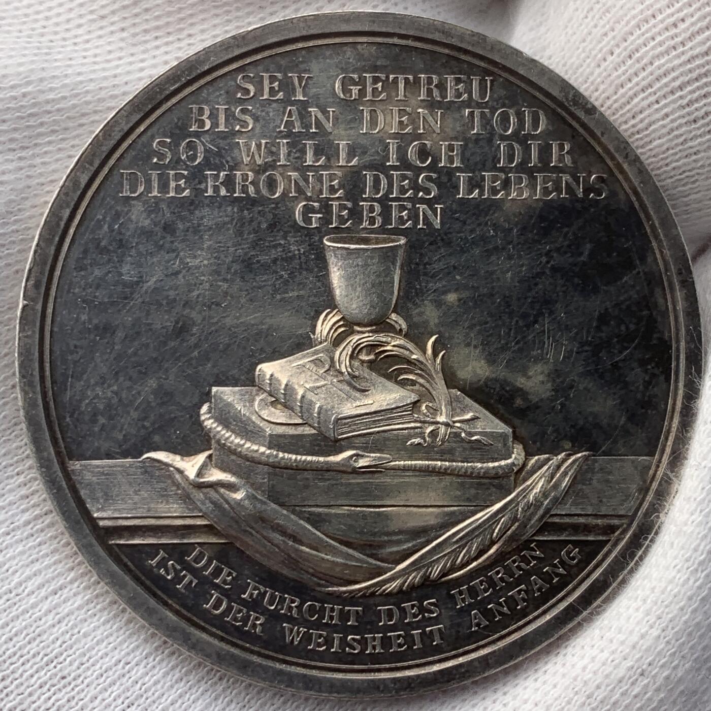 掌中浮雕-藏着的欧洲第048场 1803年德国古典大师loos基督坚信礼银章，42mm，26.2g