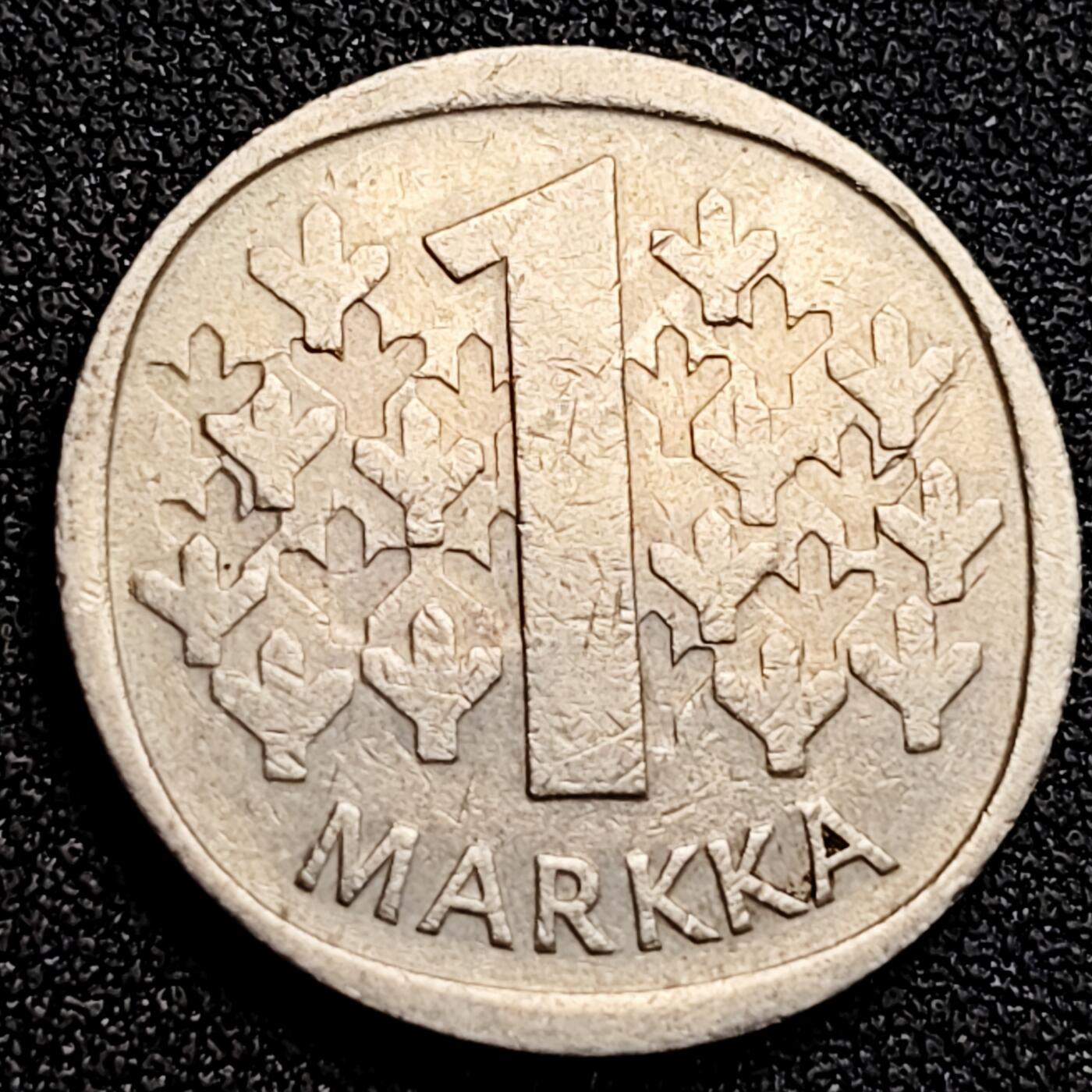 泉币菌-第164场-新年第七场 精品福利场 芬兰1马克铜镍币 1975年 直径24mm 立狮持剑