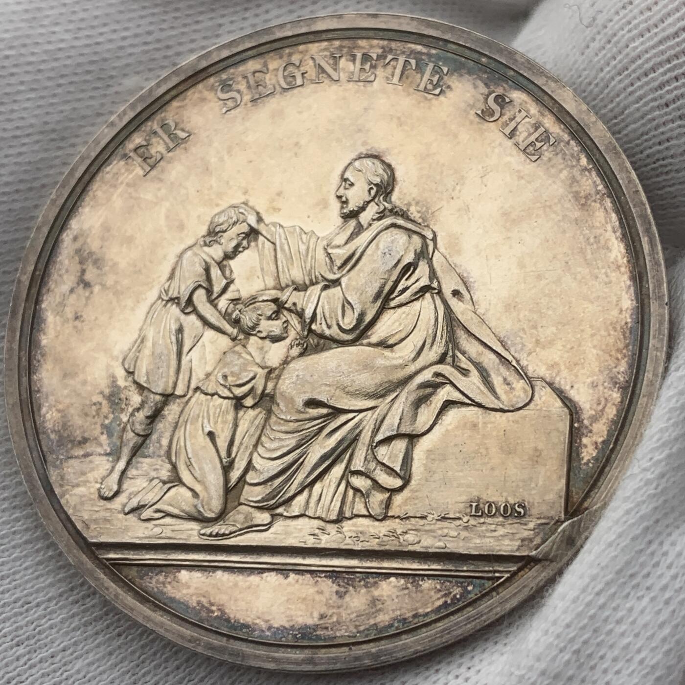 掌中浮雕-藏着的欧洲第048场 1803年德国古典大师loos基督坚信礼银章，42mm，26.2g