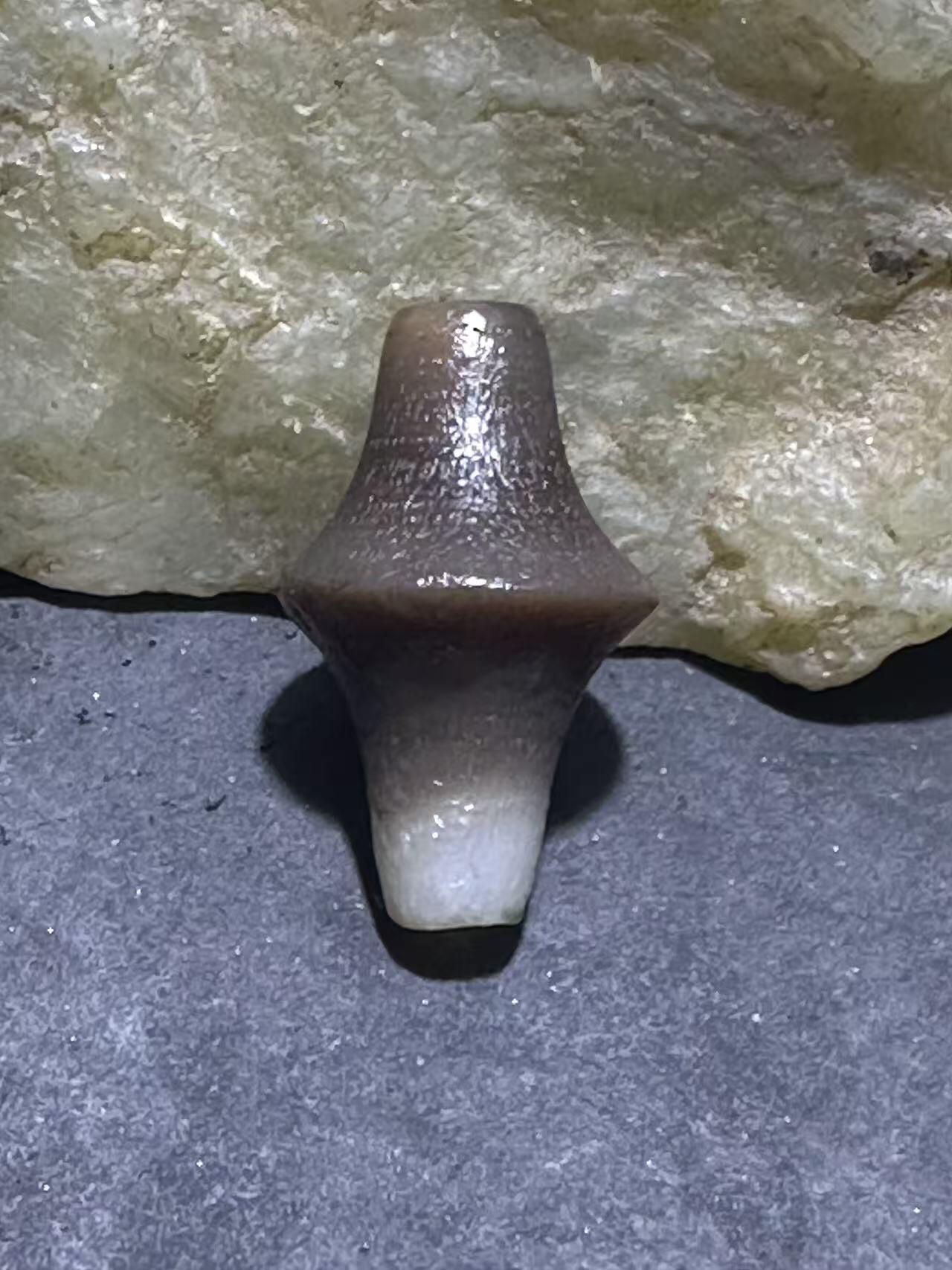 精美高玉化风化纹缠丝玛瑙碟珠一颗，