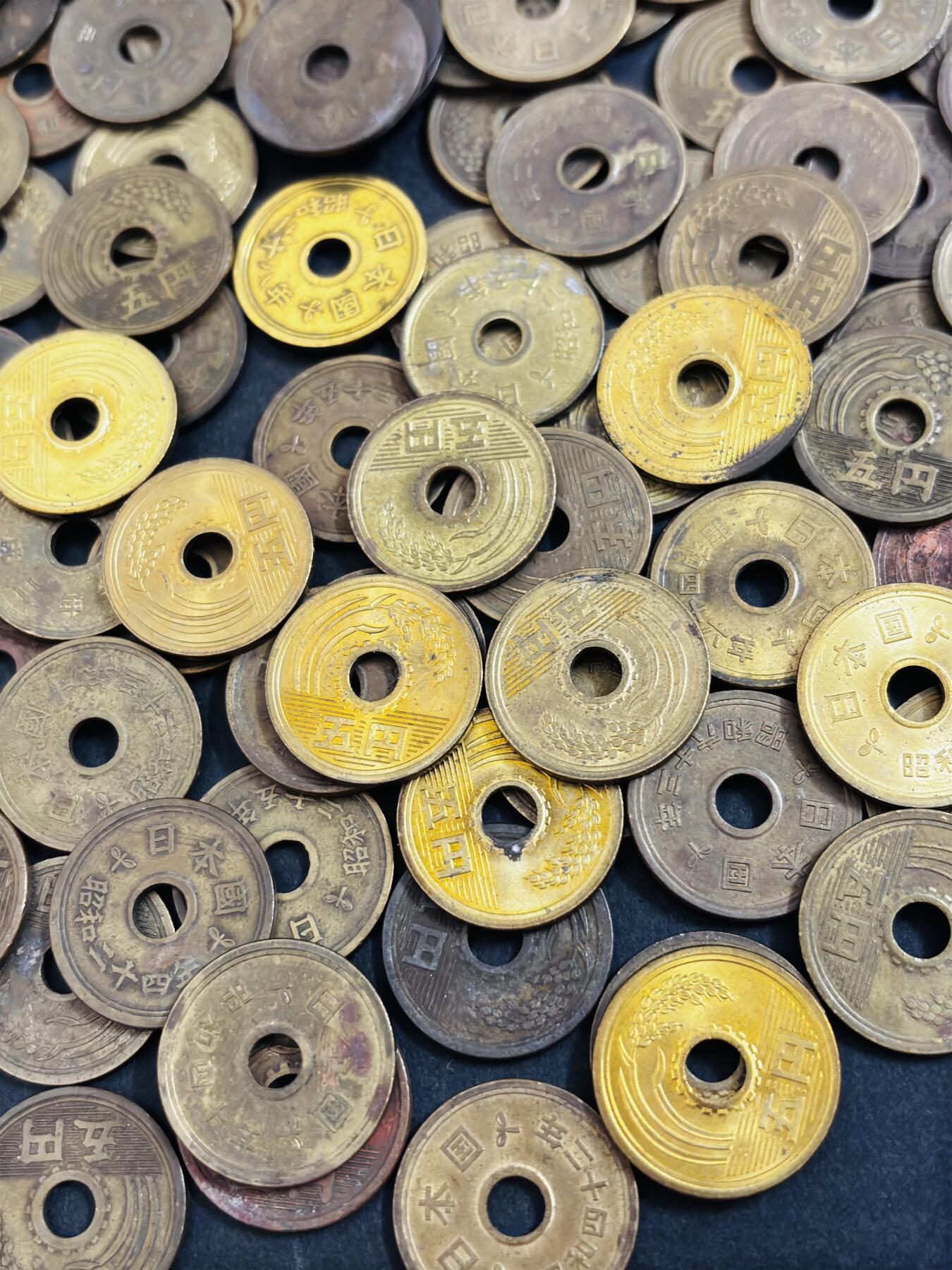 文馨钱币收藏 2026新年第二场（第 288 场）【长期接代拍品】 日本，平成五元爱情币 89 枚，包含早期繁体国版本，平成元年，原铜光等