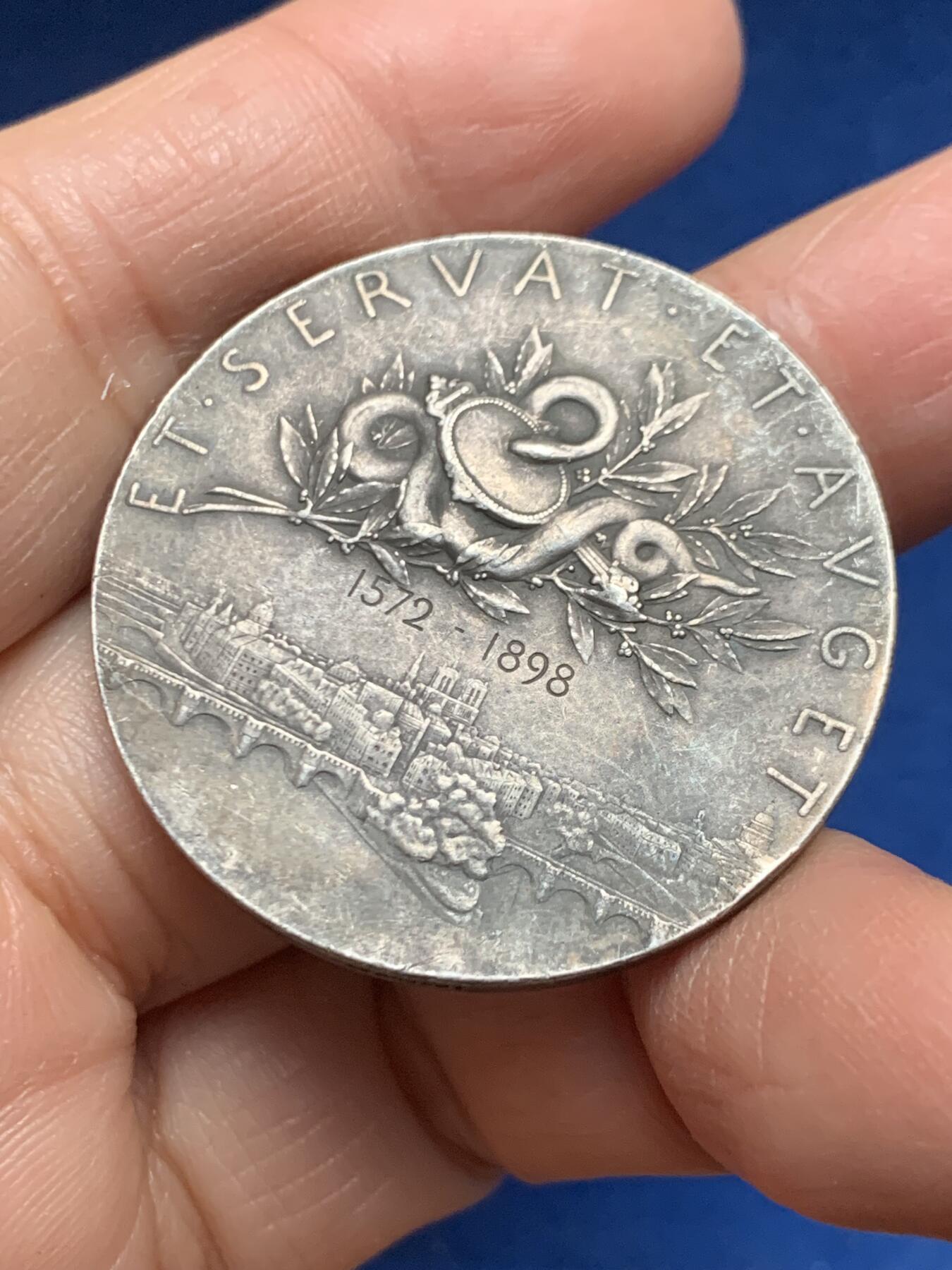 《竞宝斋》第455场 周日，周一 2场连拍 （全场包邮，欢迎送拍） 法国1898年巴黎证券交易所纪念银章，Roty罗蒂作品，丰饶角AR，36.8mm，21.1克