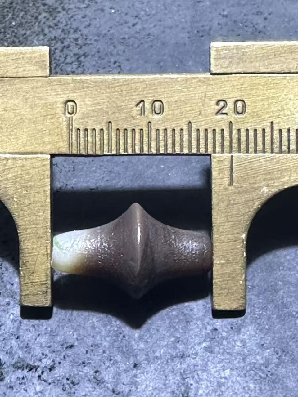 精美高玉化风化纹缠丝玛瑙碟珠一颗，