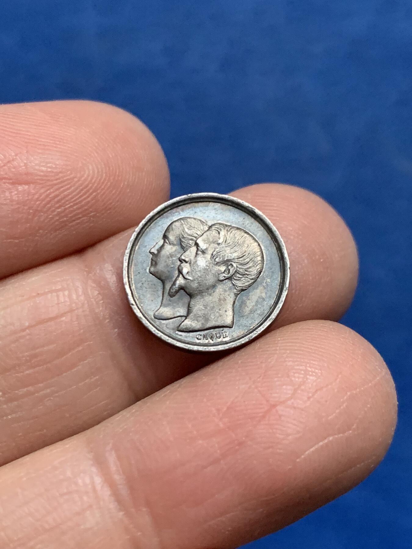 《竞宝斋》第455场 周日，周一 2场连拍 （全场包邮，欢迎送拍） 法国1856年拿破仑四世洗礼纪念银章，正面拿破仑四世，背面拿破仑三世夫妇头像，15.2mm，2.05克