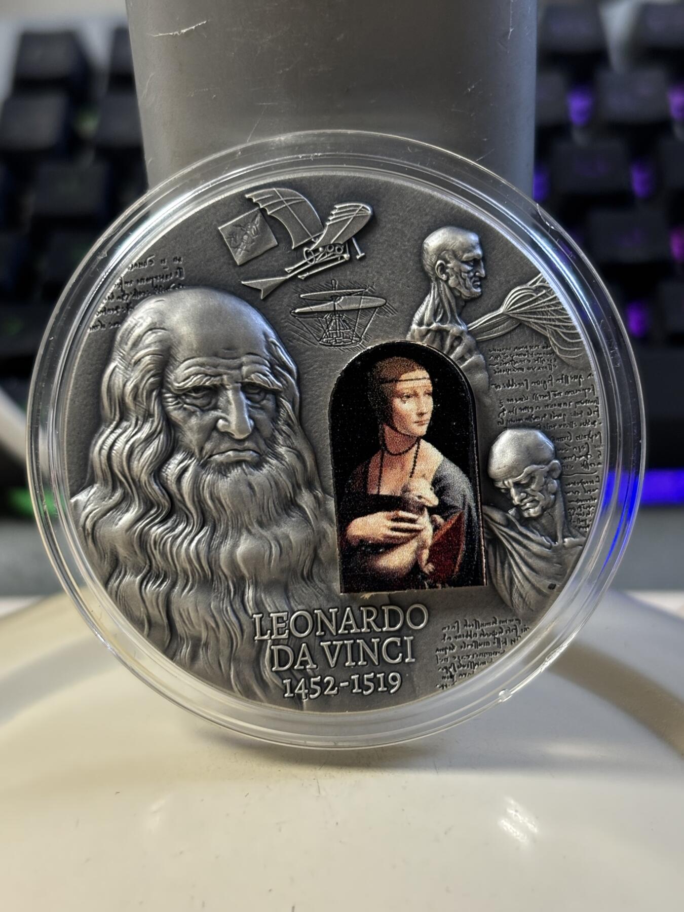 第187期拍卖 喀麦隆2019年达芬奇镶嵌高浮雕2盎司纪念银币，999银，发行500枚