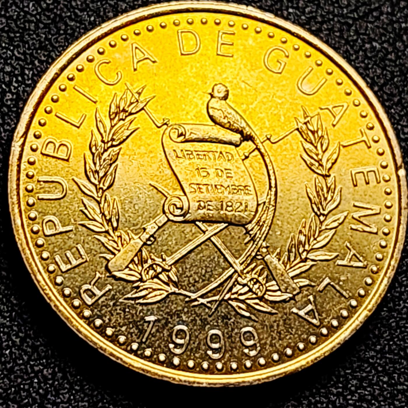 泉币菌-第164场-新年第七场 精品福利场 铜光美品 帕斯的鸽子形签名 危地马拉1格查尔钢镀黄铜硬币 29.0毫米 6.4克