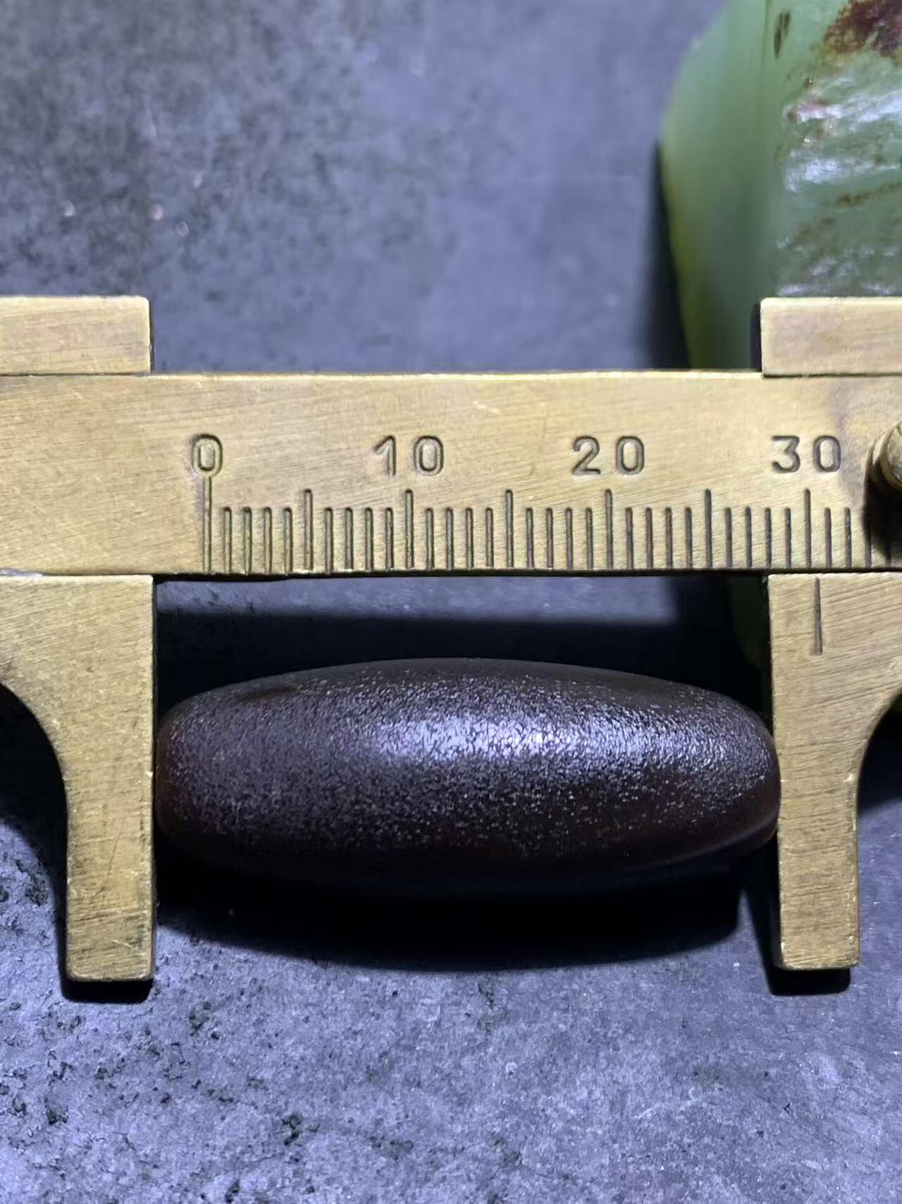 药师玛瑙风化纹随形桶珠一个