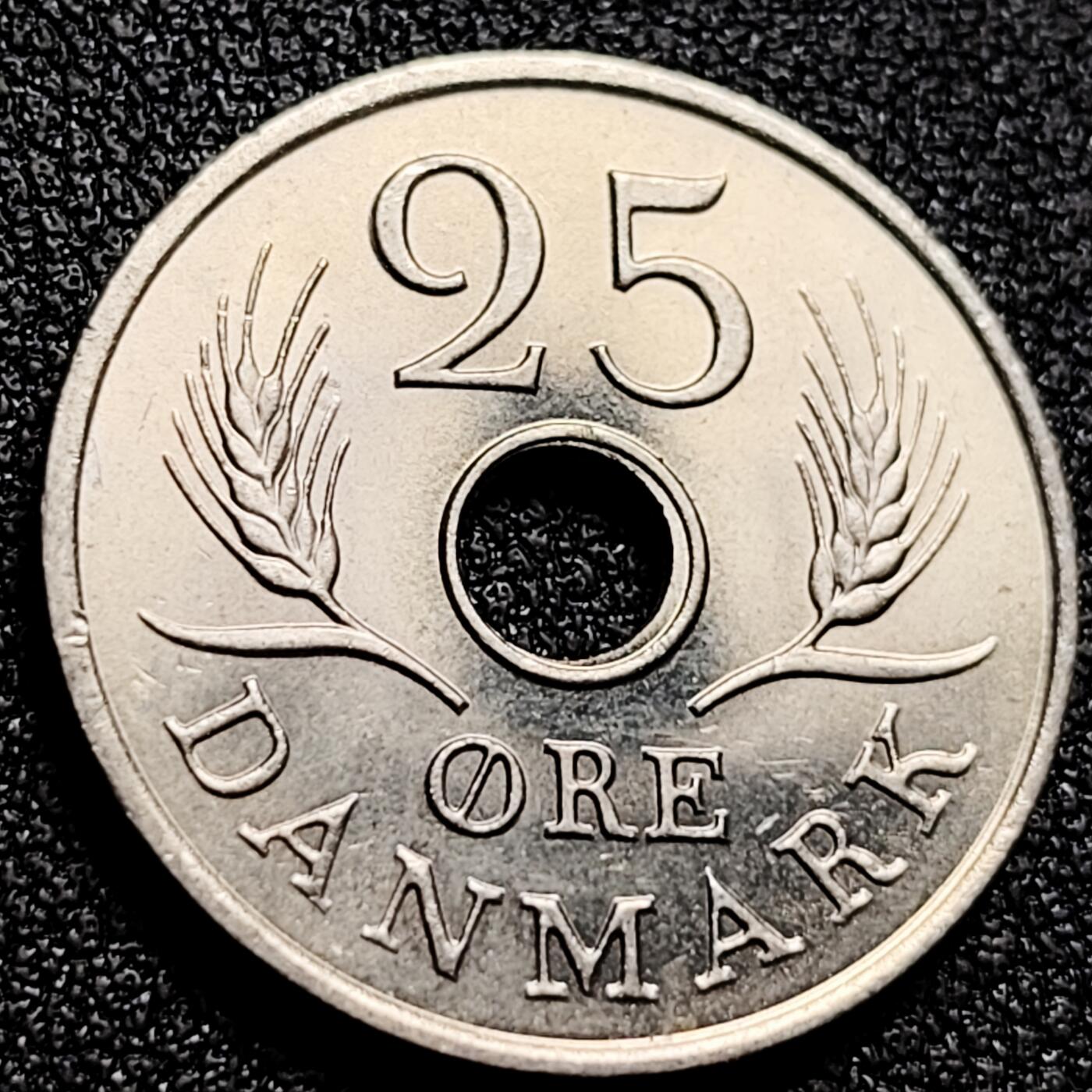 泉币菌-第165场-新年第八场 精品福利场 原光极美 23mm  丹麦 1967-1972 25欧尔铜镍硬币 皇冠 