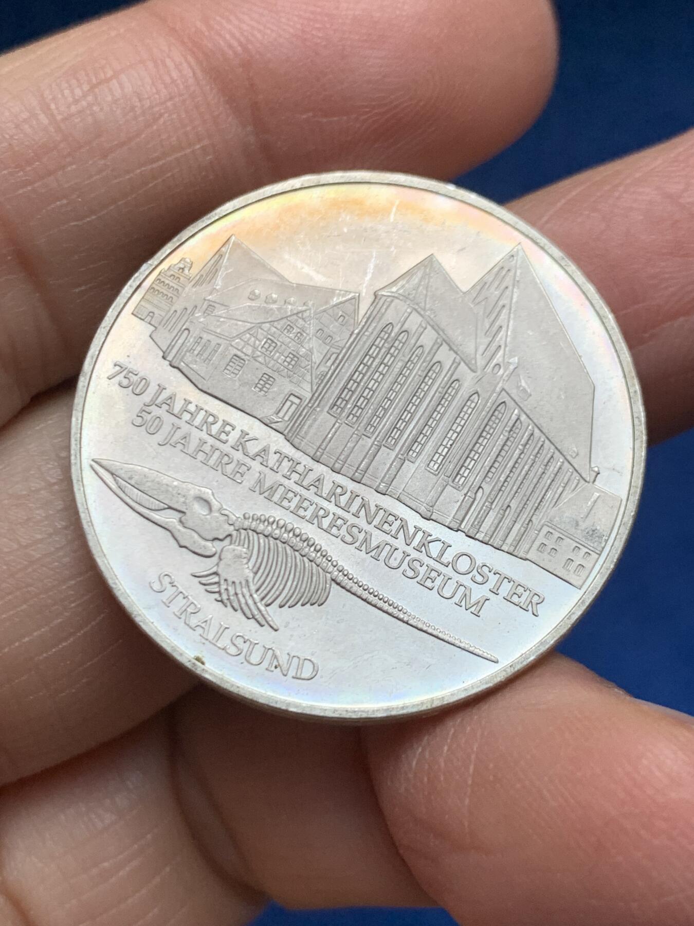 《竞宝斋》第455场 周日，周一 2场连拍 （全场包邮，欢迎送拍） 德国2001年斯特拉尔松海军博物馆10马克纪念银币 925银 15.5克