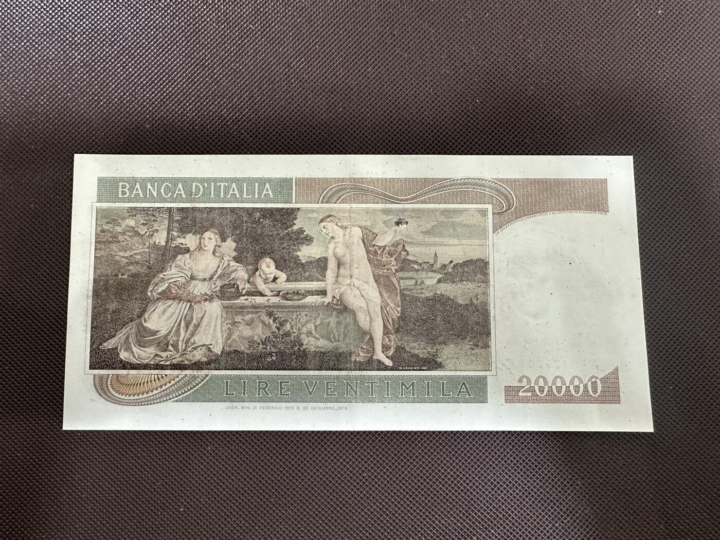 喜羊羊钱币收藏2025第12期(流通品相场) 意大利	P-104 1975年20000里拉	品相如图		QA343128D			