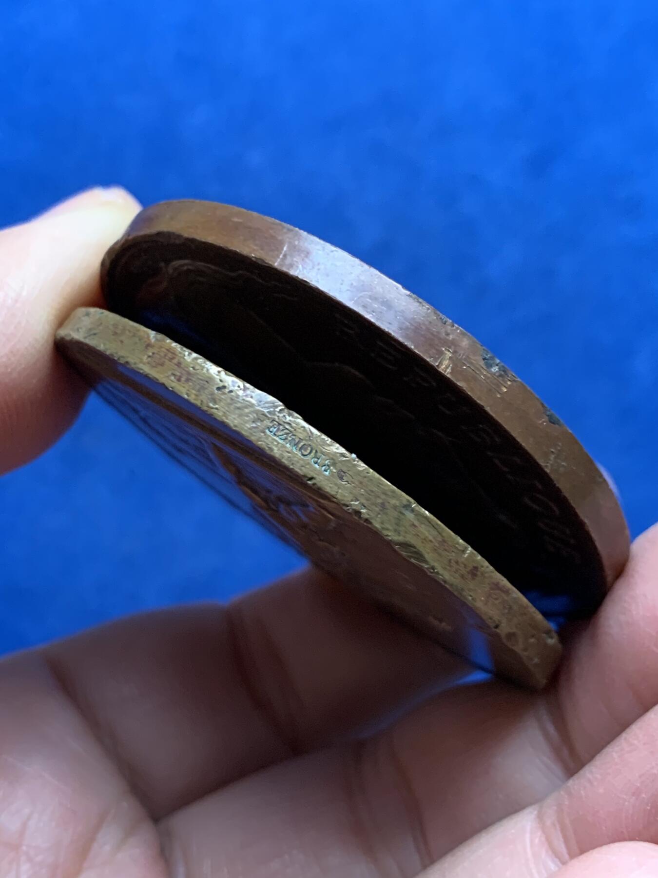 《竞宝斋》第455场 周日，周一 2场连拍 （全场包邮，欢迎送拍） 两枚一组 法国农业部颁发铜章 50mm 总重约123.9克