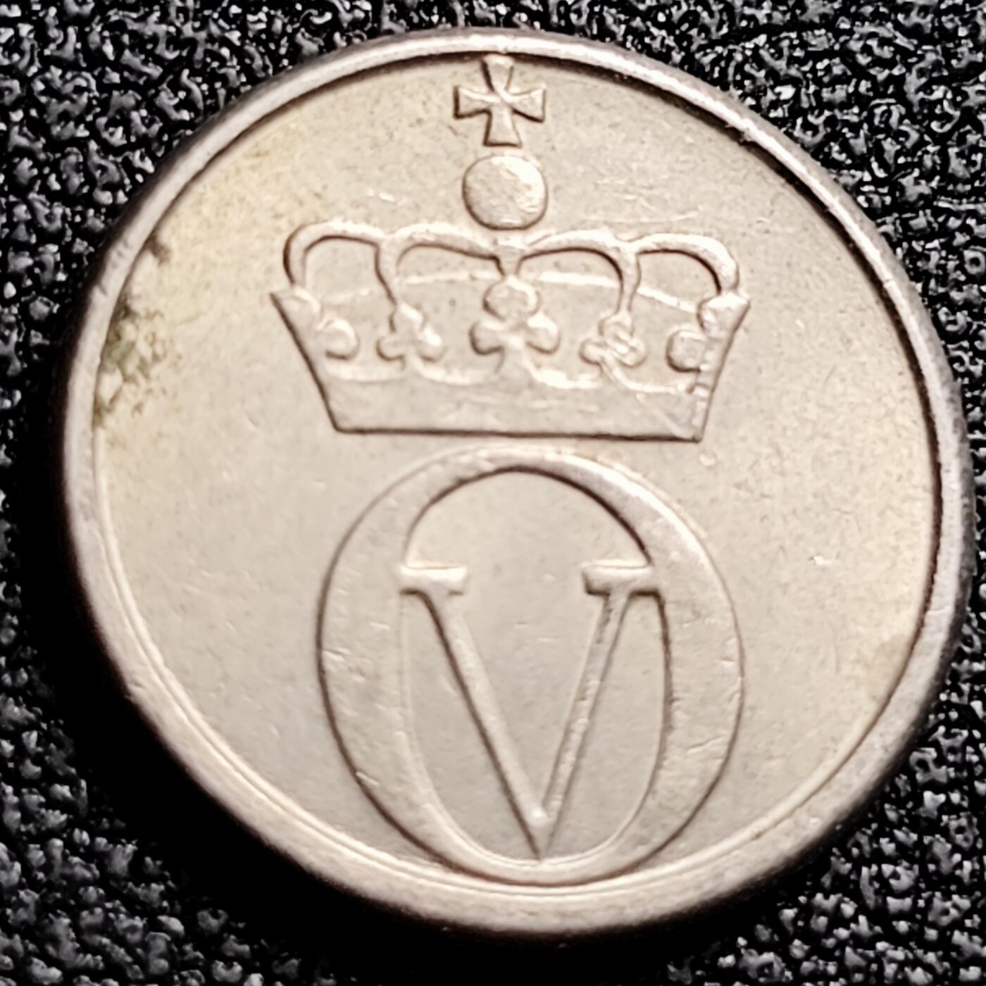 泉币菌-第165场-新年第八场 精品福利场 蜜蜂 1961年 挪威10欧尔銅镍小硬币 15毫米 1.5克 纪念币铜钱