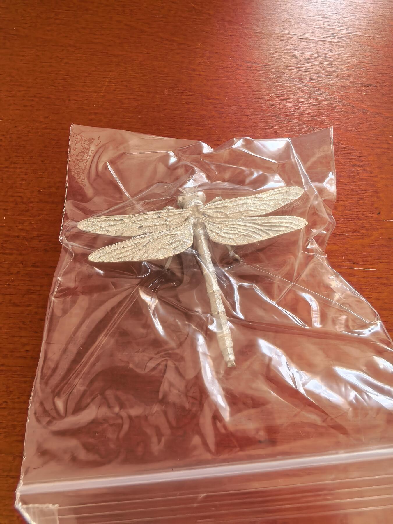 长老汇蛇年精选第九十二场拍卖 2024喀麦隆蜻蜓500法郎异形精制3D银币，7克925银，盒证全，333枚