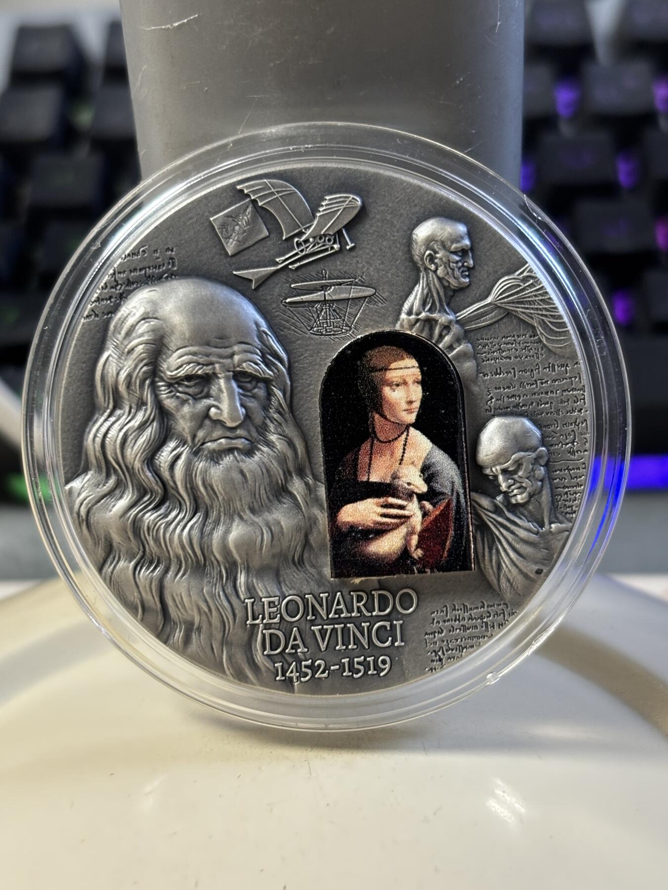 第187期拍卖 喀麦隆2019年达芬奇镶嵌高浮雕2盎司纪念银币，999银，发行500枚