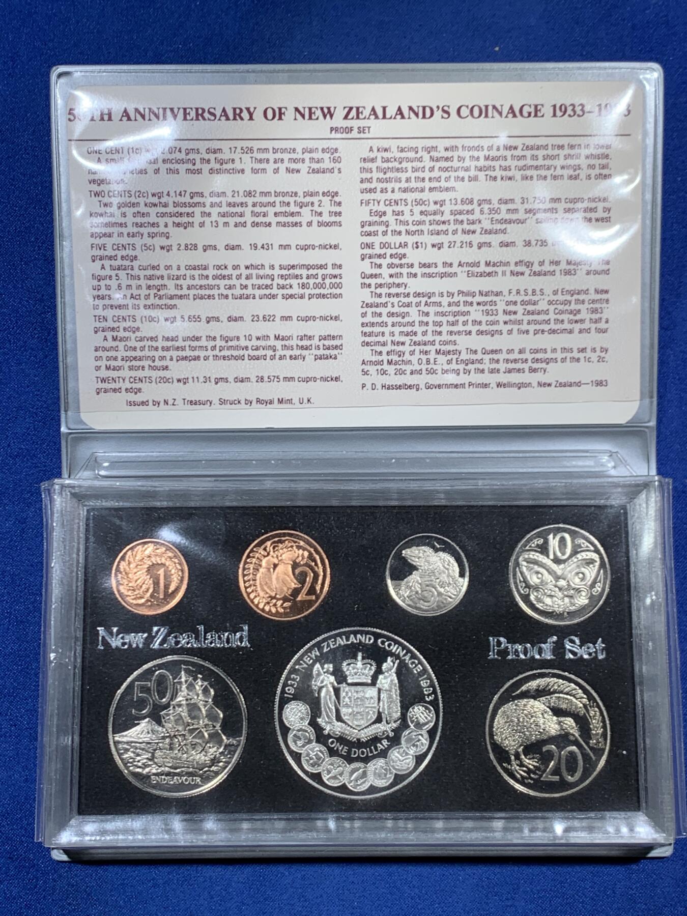 《竞宝斋》第455场 周日，周一 2场连拍 （全场包邮，欢迎送拍） 新西兰1983年伊丽莎白二世精制套币，其中最大面值的一元为银币，27.216克，925银