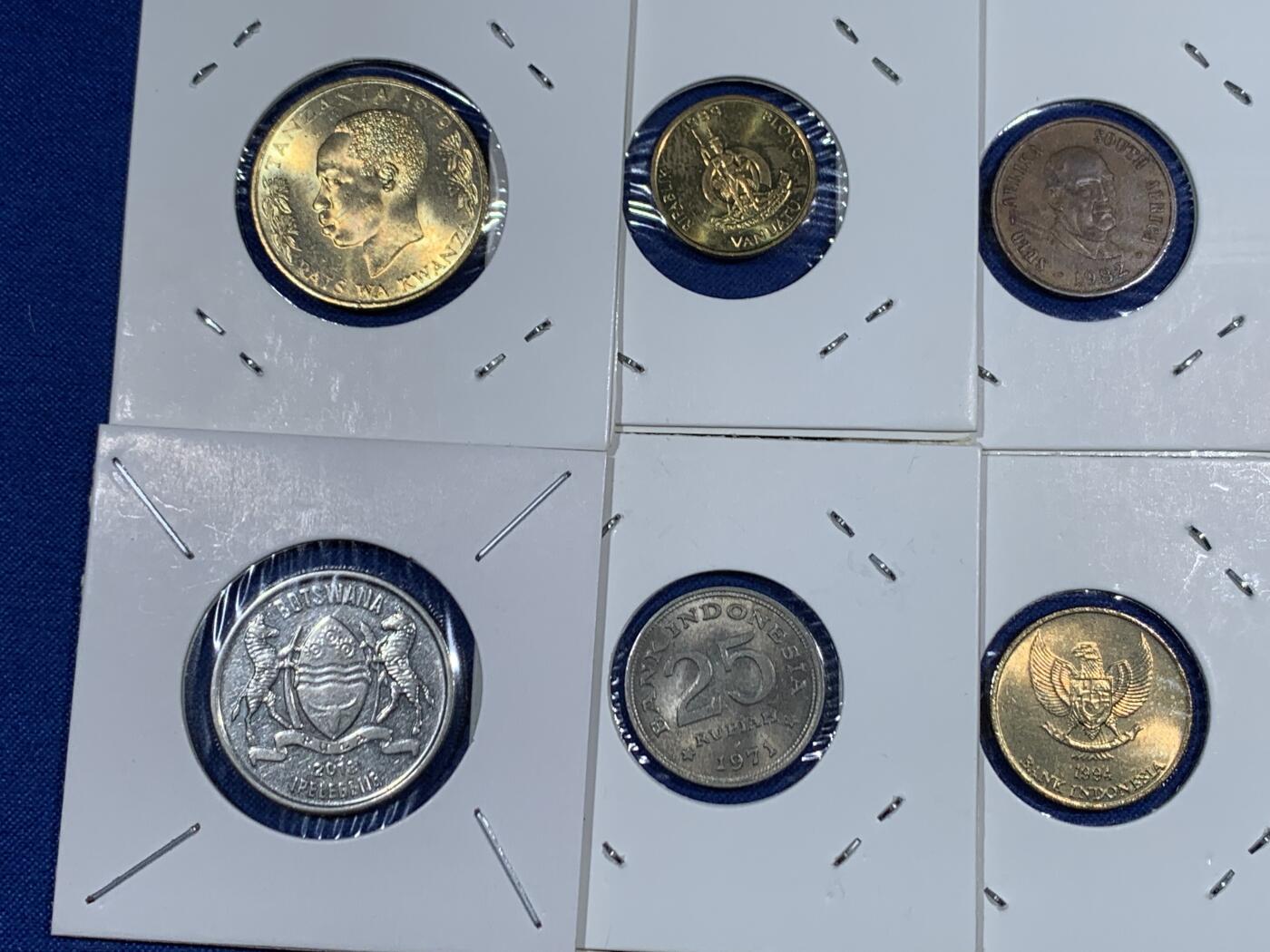 《竞宝斋》第455场 周日，周一 2场连拍 （全场包邮，欢迎送拍） 12枚一组 世界动物钱币