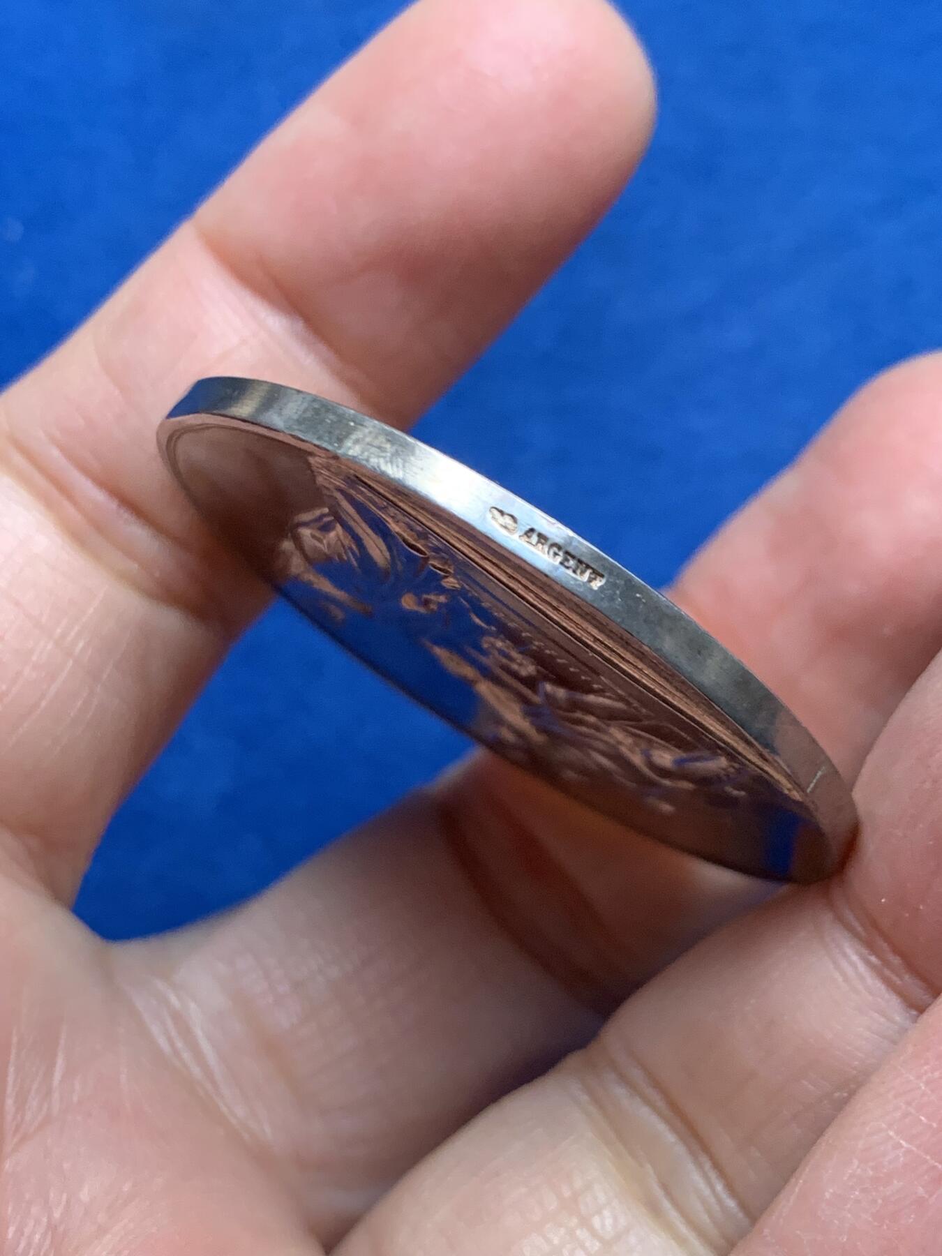 《竞宝斋》第455场 周日，周一 2场连拍 （全场包邮，欢迎送拍） 法国婚姻与爱情纪念银章 1901 丰饶角银标边铭 31.28克 41.2MM