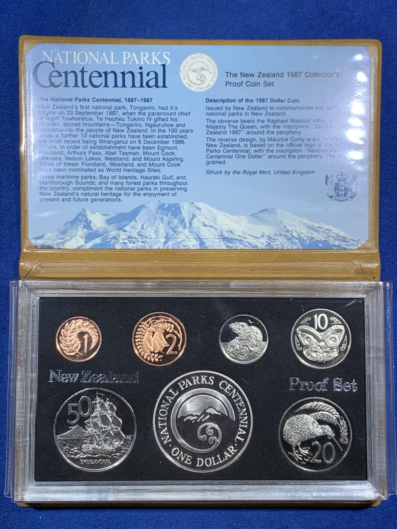 《竞宝斋》第455场 周日，周一 2场连拍 （全场包邮，欢迎送拍） 新西兰1987年官方精制套币 含1元精制银币 925银 27.2克 册装