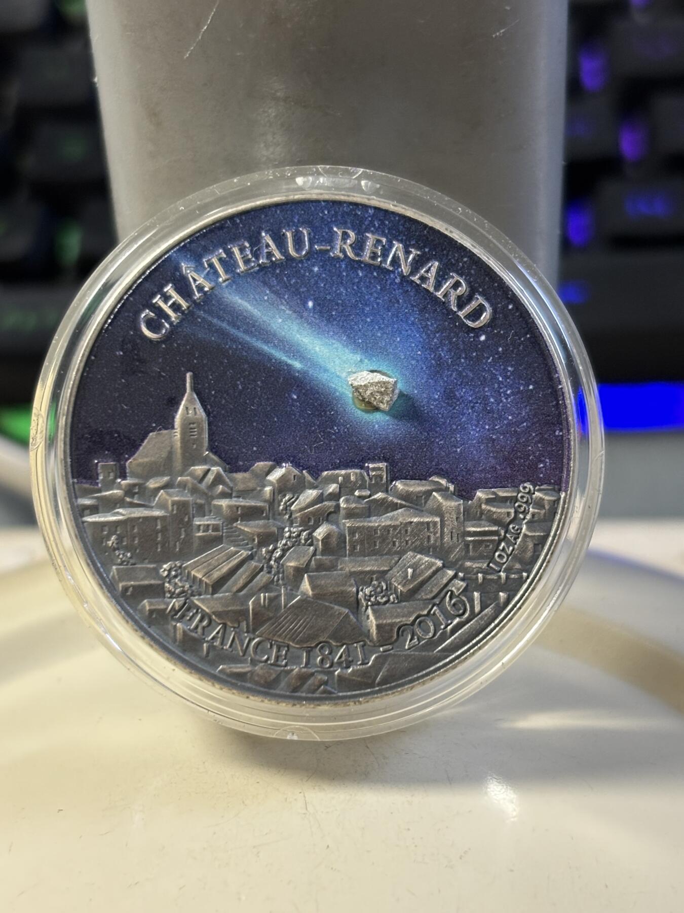 第187期拍卖 布基纳法索2016年镶嵌法国1841雷纳堡陨石仿古银币，999银，发行量999枚