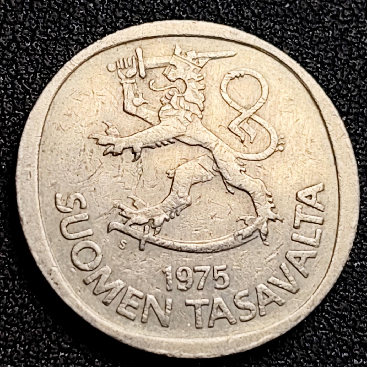 泉币菌-第164场-新年第七场 精品福利场 芬兰1马克铜镍币 1975年 直径24mm 立狮持剑