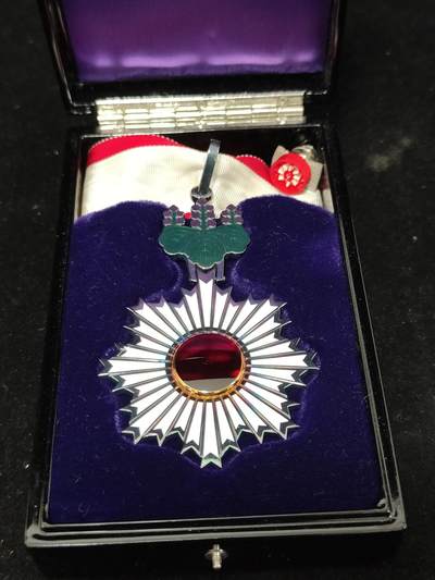 0元起拍勋章 第323期 咸鱼国勋章拍卖专场 1月7日（周三）下午6：00开始 - 美品 纯银珐琅 日三等旭日章银制带盒略