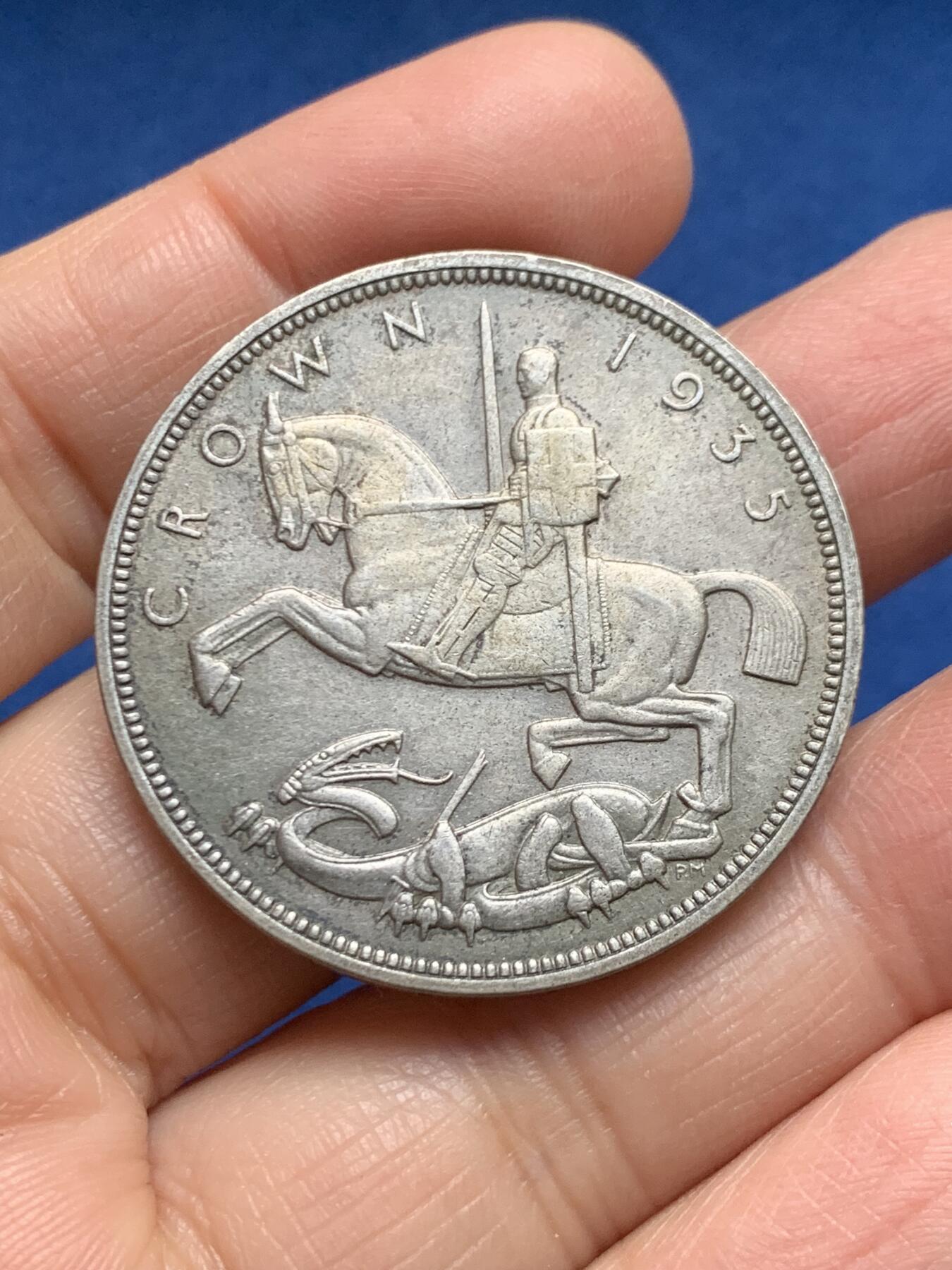 《竞宝斋》第455场 周日，周一 2场连拍 （全场包邮，欢迎送拍） 英国1935年乔五木马剑克朗银币