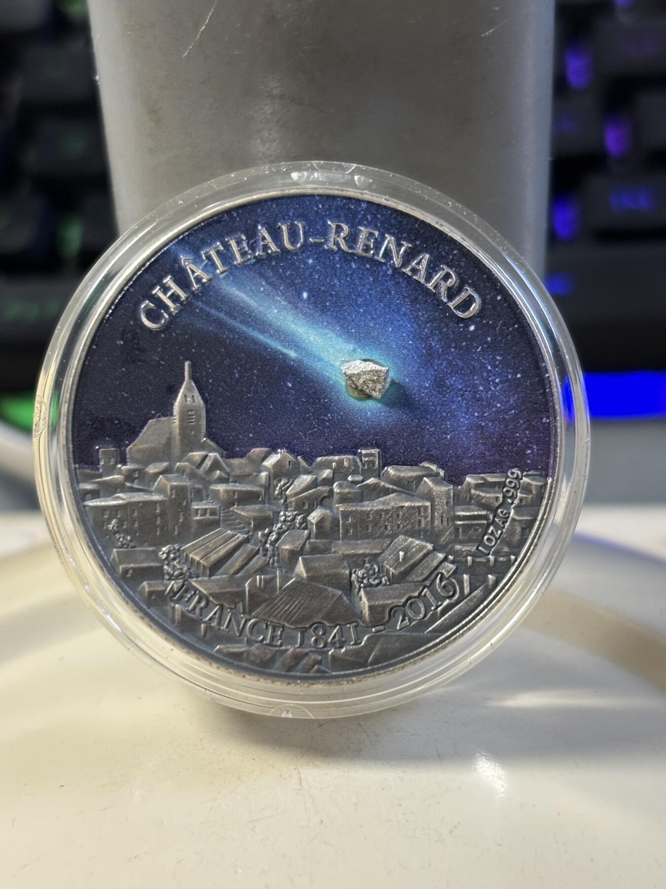 第187期拍卖 布基纳法索2016年镶嵌法国1841雷纳堡陨石仿古银币，999银，发行量999枚