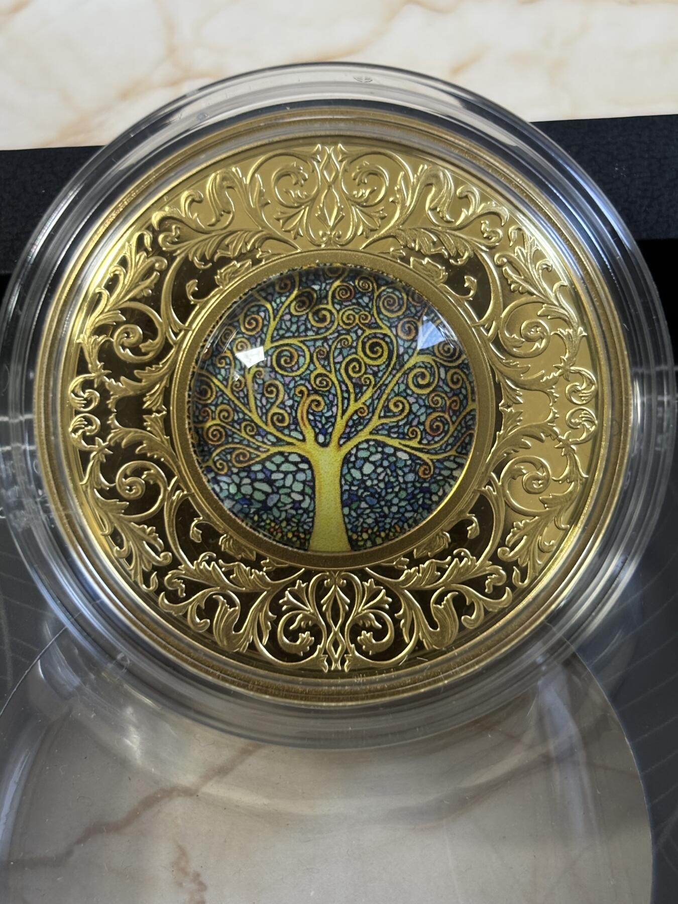 第187期拍卖 喀麦隆2021年幸运树2镶嵌彩色精制双面镀金银币17.5克，999银，发行550枚