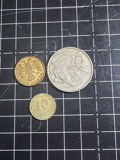 古冰库章牌勋赏收藏0起拍卖 外币三枚