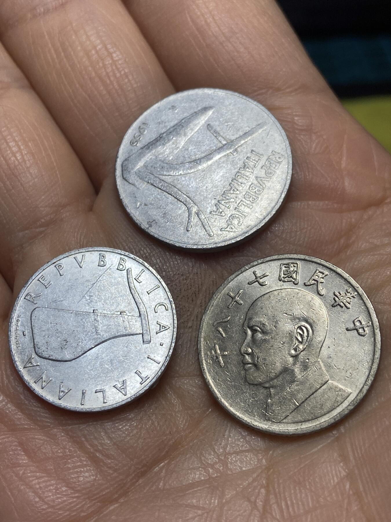 2026年第四场(总第一百七十三场）外国好品散币场(免佣金) 散币3枚：意大利🇮🇹1955年10里拉，1954年5里拉，中国台湾省1989年5元