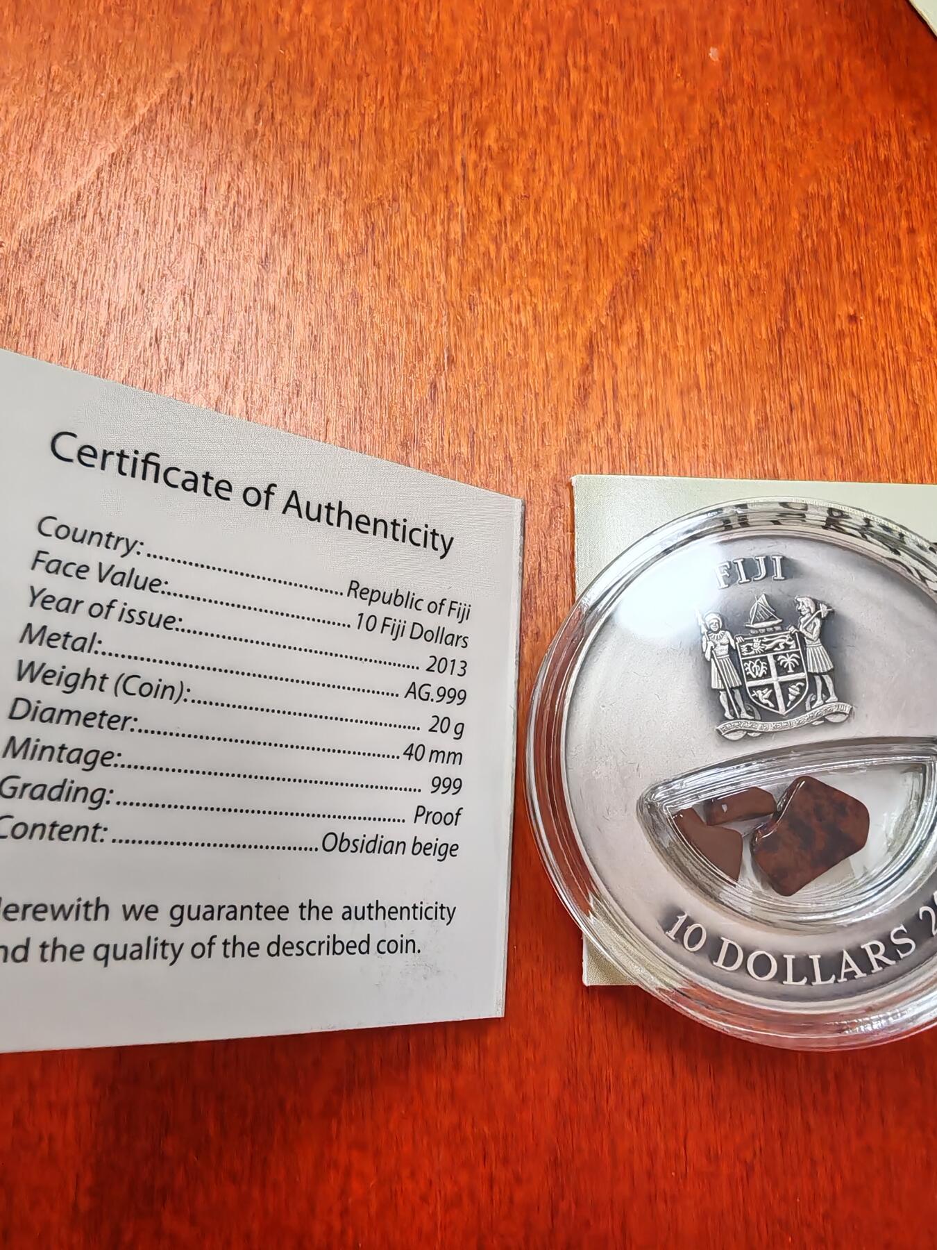 长老汇蛇年精选第九十二场拍卖 2013斐济火山之火系列之意大利维苏威火山10元精制填充银币，20克999银，盒证全，999枚